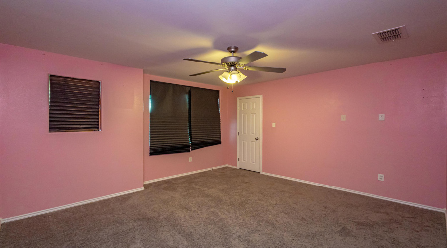 602 Soubirous Rd, Laredo, Texas 78045, 4 Bedrooms Bedrooms, 7 Rooms Rooms,3 BathroomsBathrooms,Residential,For Sale,602 Soubirous Rd,20264404