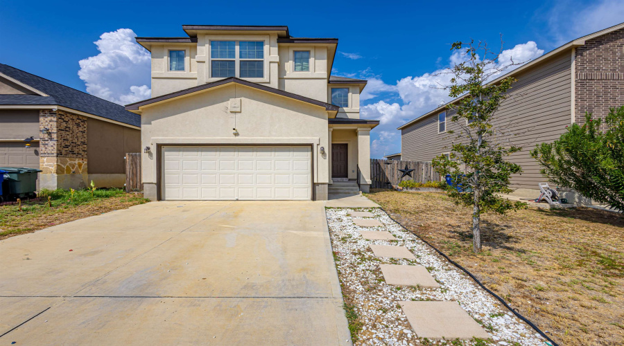 602 Soubirous Rd, Laredo, Texas 78045, 4 Bedrooms Bedrooms, 7 Rooms Rooms,3 BathroomsBathrooms,Residential,For Sale,602 Soubirous Rd,20264404