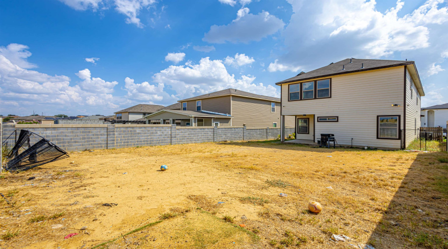 602 Soubirous Rd, Laredo, Texas 78045, 4 Bedrooms Bedrooms, 7 Rooms Rooms,3 BathroomsBathrooms,Residential,For Sale,602 Soubirous Rd,20264404
