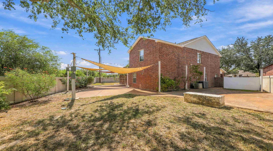 10125 Montoya Dr, LAREDO, Texas 78045, 4 Bedrooms Bedrooms, 7 Rooms Rooms,2 BathroomsBathrooms,Residential,For Sale,10125 Montoya Dr,20264406