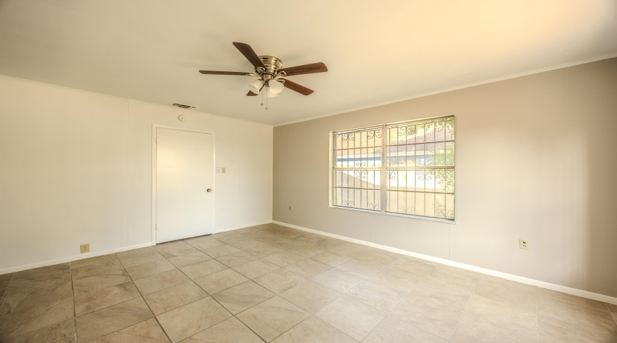 2115 Mier St, Laredo, Texas 78043, 3 Bedrooms Bedrooms, 6 Rooms Rooms,2 BathroomsBathrooms,Residential,For Rent,2115 Mier St,20264407