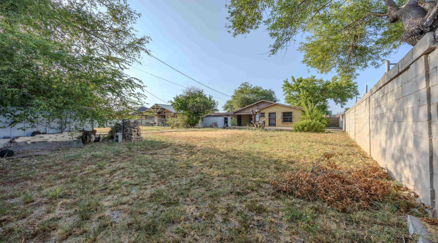 2115 Mier St, Laredo, Texas 78043, 3 Bedrooms Bedrooms, 6 Rooms Rooms,2 BathroomsBathrooms,Residential,For Rent,2115 Mier St,20264407