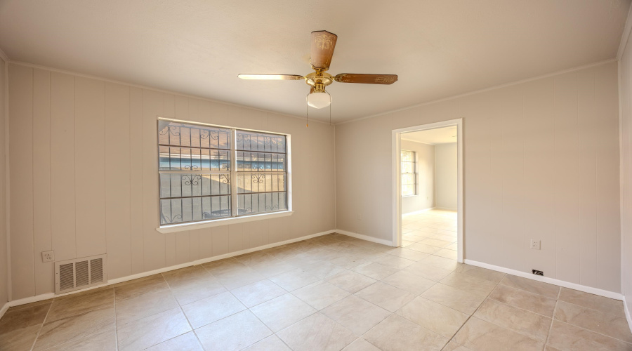 2115 Mier St, Laredo, Texas 78043, 3 Bedrooms Bedrooms, 6 Rooms Rooms,2 BathroomsBathrooms,Residential,For Rent,2115 Mier St,20264407
