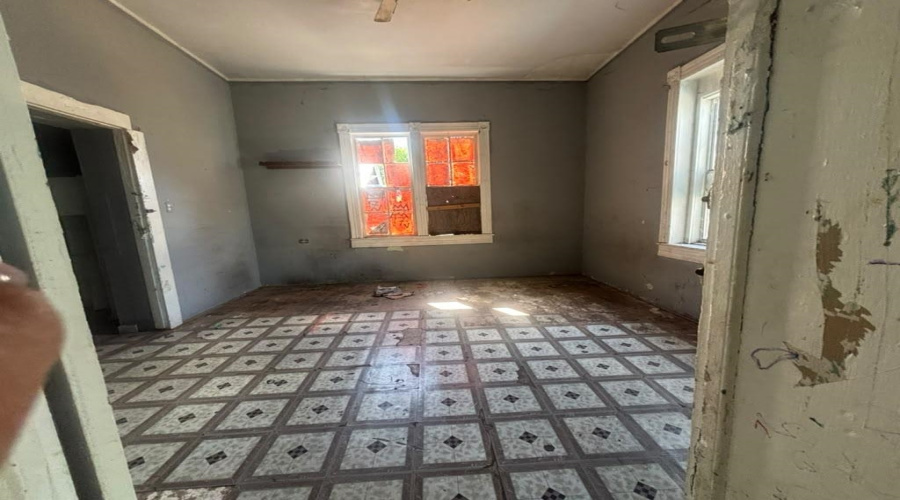 211 Lincoln St, LAREDO, Texas 78040-8545, 2 Bedrooms Bedrooms, 4 Rooms Rooms,1 BathroomBathrooms,Residential,For Sale,211 Lincoln St,20264408