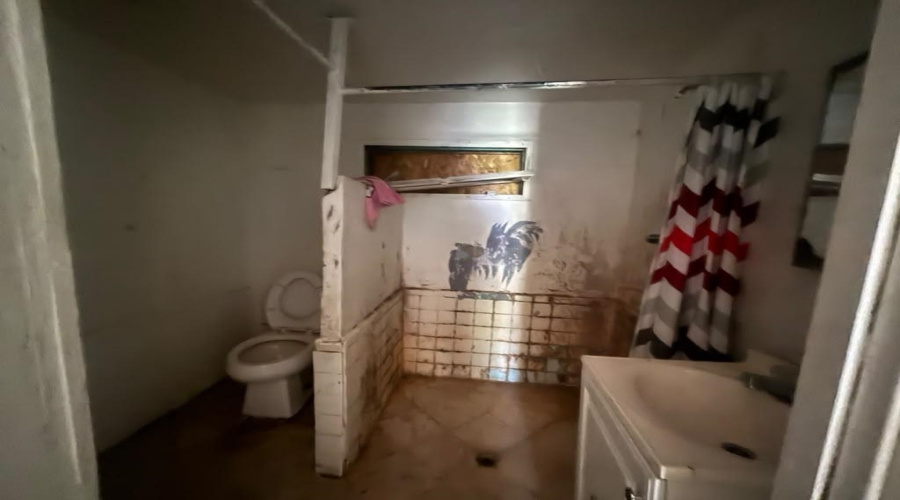 211 Lincoln St, LAREDO, Texas 78040-8545, 2 Bedrooms Bedrooms, 4 Rooms Rooms,1 BathroomBathrooms,Residential,For Sale,211 Lincoln St,20264408