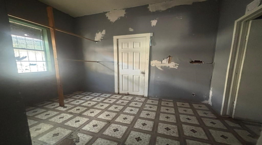 211 Lincoln St, LAREDO, Texas 78040-8545, 2 Bedrooms Bedrooms, 4 Rooms Rooms,1 BathroomBathrooms,Residential,For Sale,211 Lincoln St,20264408