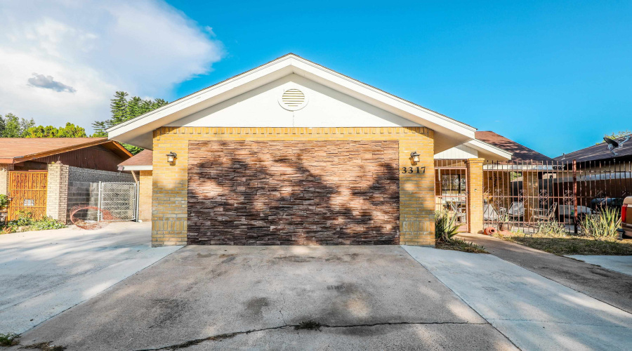 3317 W Fiesta Lp, Laredo, Texas 78043, 4 Bedrooms Bedrooms, 5 Rooms Rooms,2 BathroomsBathrooms,Residential,For Sale,3317 W Fiesta Lp,20264409