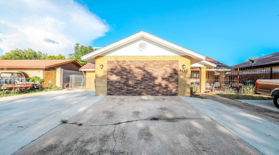 3317 W Fiesta Lp, Laredo, Texas 78043, 4 Bedrooms Bedrooms, 5 Rooms Rooms,2 BathroomsBathrooms,Residential,For Sale,3317 W Fiesta Lp,20264409