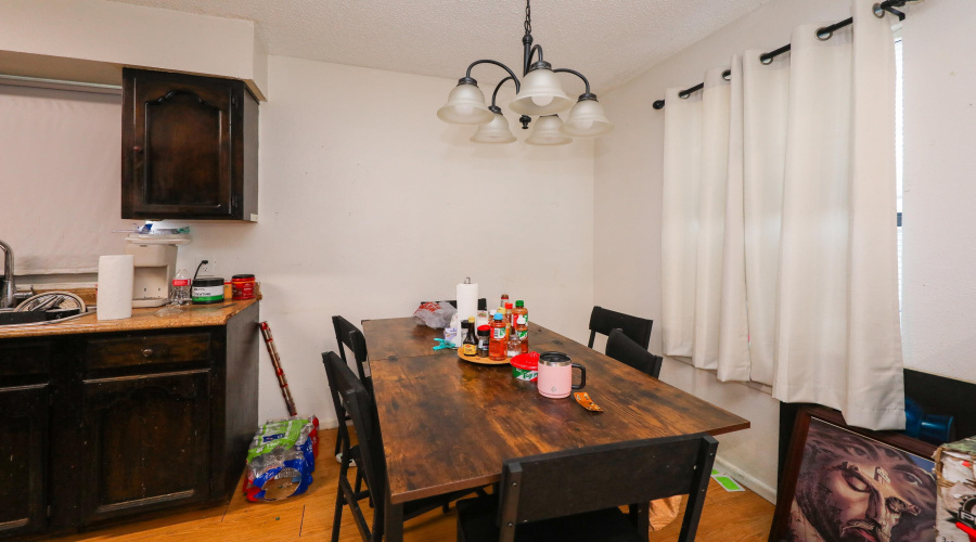 3317 W Fiesta Lp, Laredo, Texas 78043, 4 Bedrooms Bedrooms, 5 Rooms Rooms,2 BathroomsBathrooms,Residential,For Sale,3317 W Fiesta Lp,20264409
