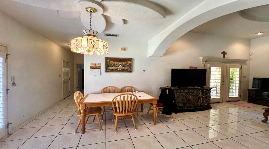 9029 Cliff Loop, LAREDO, Texas 78045, 3 Bedrooms Bedrooms, 6 Rooms Rooms,2 BathroomsBathrooms,Residential,For Sale,9029 Cliff Loop,20264411