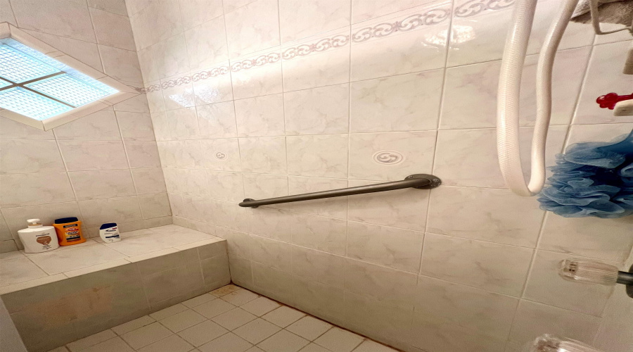 9029 Cliff Loop, LAREDO, Texas 78045, 3 Bedrooms Bedrooms, 6 Rooms Rooms,2 BathroomsBathrooms,Residential,For Sale,9029 Cliff Loop,20264411