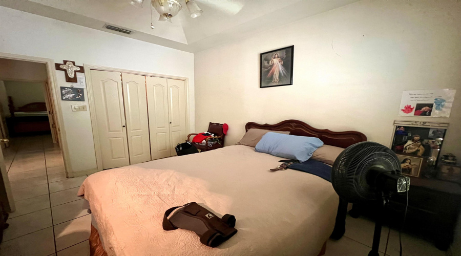 9029 Cliff Loop, LAREDO, Texas 78045, 3 Bedrooms Bedrooms, 6 Rooms Rooms,2 BathroomsBathrooms,Residential,For Sale,9029 Cliff Loop,20264411