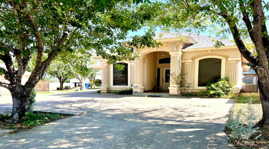 9029 Cliff Loop, LAREDO, Texas 78045, 3 Bedrooms Bedrooms, 6 Rooms Rooms,2 BathroomsBathrooms,Residential,For Sale,9029 Cliff Loop,20264411