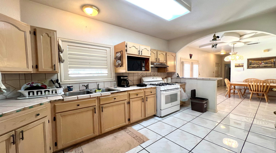 9029 Cliff Loop, LAREDO, Texas 78045, 3 Bedrooms Bedrooms, 6 Rooms Rooms,2 BathroomsBathrooms,Residential,For Sale,9029 Cliff Loop,20264411