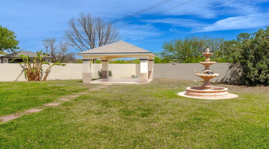 10529 Bear Creek Dr, Laredo, Texas 78045, 3 Bedrooms Bedrooms, 6 Rooms Rooms,2 BathroomsBathrooms,Residential,For Rent,10529 Bear Creek Dr,20264412