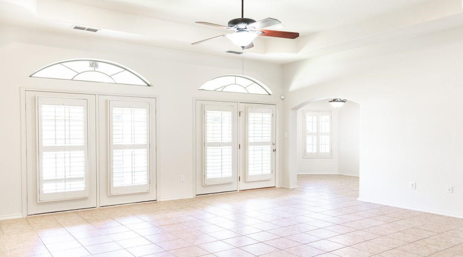 10529 Bear Creek Dr, Laredo, Texas 78045, 3 Bedrooms Bedrooms, 6 Rooms Rooms,2 BathroomsBathrooms,Residential,For Rent,10529 Bear Creek Dr,20264412