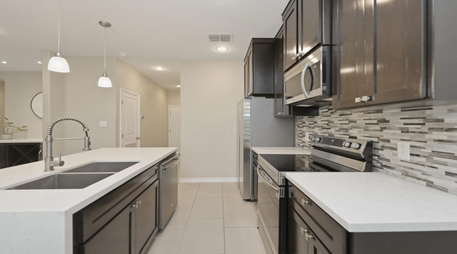 7915 Elka Lp, Laredo, Texas 78045, 3 Bedrooms Bedrooms, 6 Rooms Rooms,2 BathroomsBathrooms,Residential,For Sale,7915 Elka Lp,20264413