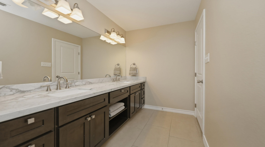 7915 Elka Lp, Laredo, Texas 78045, 3 Bedrooms Bedrooms, 6 Rooms Rooms,2 BathroomsBathrooms,Residential,For Sale,7915 Elka Lp,20264413