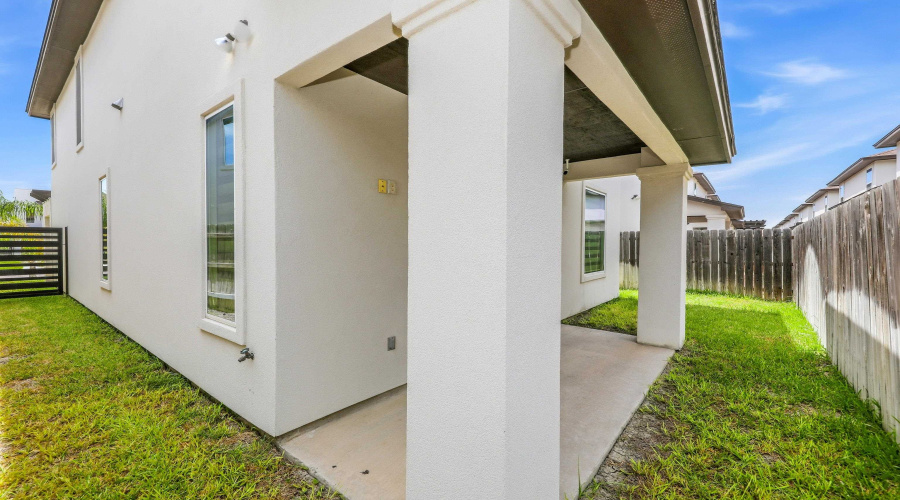 7915 Elka Lp, Laredo, Texas 78045, 3 Bedrooms Bedrooms, 6 Rooms Rooms,2 BathroomsBathrooms,Residential,For Sale,7915 Elka Lp,20264413