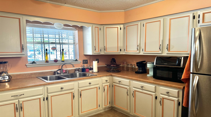 721 Lindenwood Dr, Laredo, Texas 78045, 4 Bedrooms Bedrooms, 10 Rooms Rooms,2 BathroomsBathrooms,Residential,For Sale,721 Lindenwood Dr,20264418