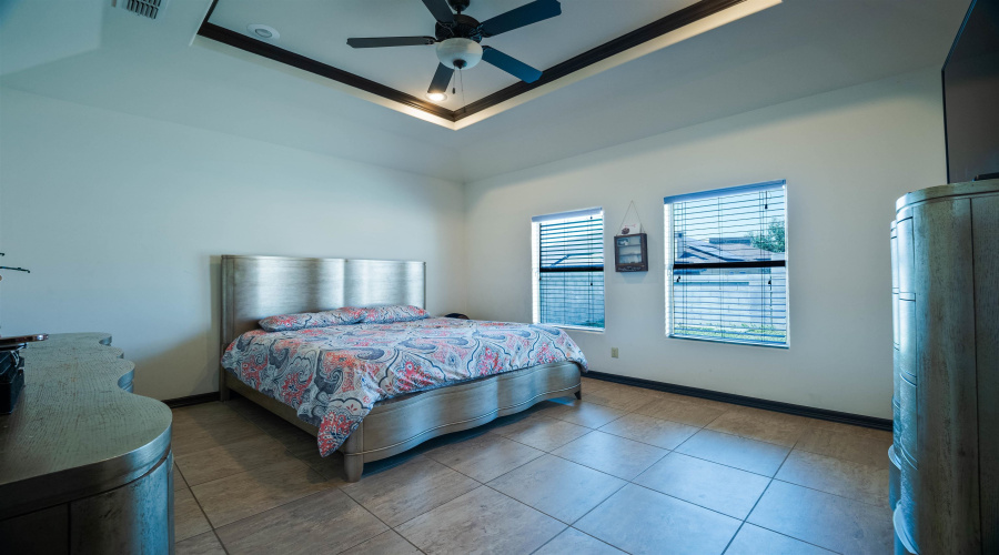 104 Chisos Oak Dr, Laredo, Texas 78045-6854, 3 Bedrooms Bedrooms, 5 Rooms Rooms,2 BathroomsBathrooms,Residential,For Sale,104 Chisos Oak Dr,20264421