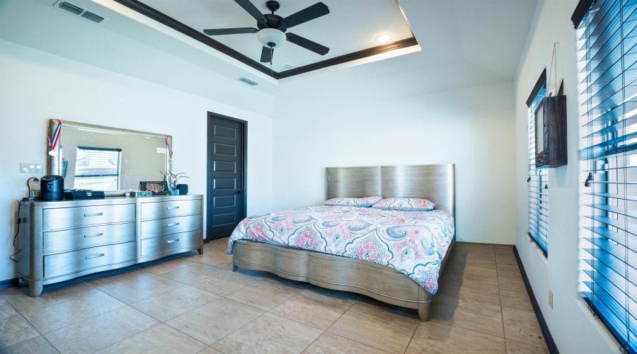 104 Chisos Oak Dr, Laredo, Texas 78045-6854, 3 Bedrooms Bedrooms, 5 Rooms Rooms,2 BathroomsBathrooms,Residential,For Sale,104 Chisos Oak Dr,20264421