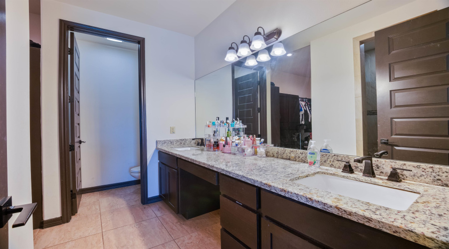 104 Chisos Oak Dr, Laredo, Texas 78045-6854, 3 Bedrooms Bedrooms, 5 Rooms Rooms,2 BathroomsBathrooms,Residential,For Sale,104 Chisos Oak Dr,20264421