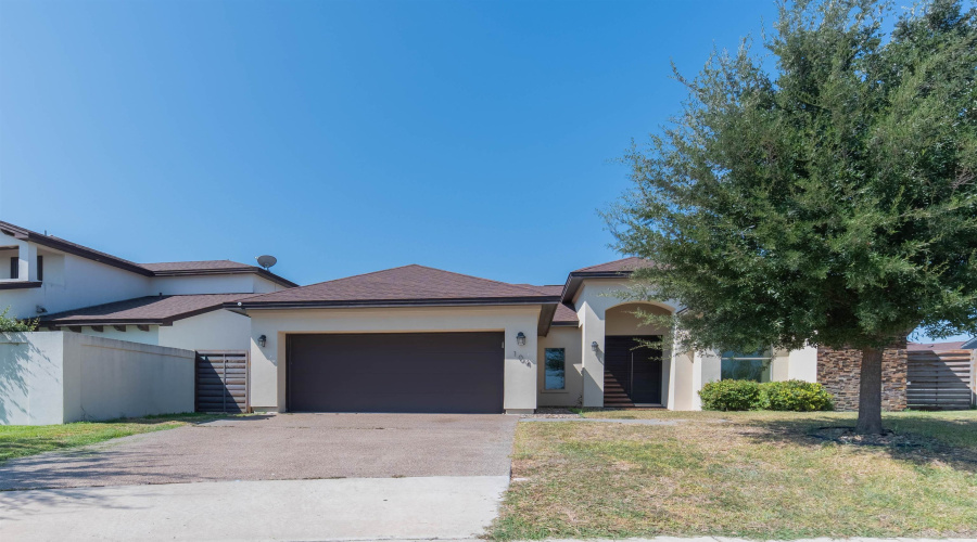 104 Chisos Oak Dr, Laredo, Texas 78045-6854, 3 Bedrooms Bedrooms, 5 Rooms Rooms,2 BathroomsBathrooms,Residential,For Sale,104 Chisos Oak Dr,20264421