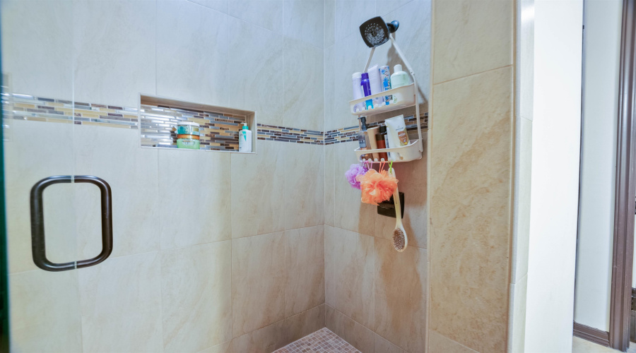 104 Chisos Oak Dr, Laredo, Texas 78045-6854, 3 Bedrooms Bedrooms, 5 Rooms Rooms,2 BathroomsBathrooms,Residential,For Sale,104 Chisos Oak Dr,20264421
