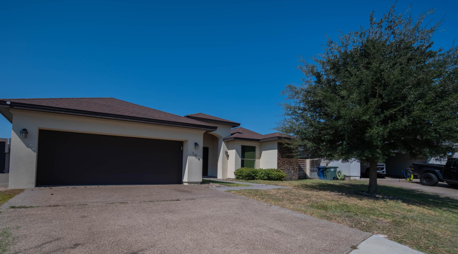 104 Chisos Oak Dr, Laredo, Texas 78045-6854, 3 Bedrooms Bedrooms, 5 Rooms Rooms,2 BathroomsBathrooms,Residential,For Sale,104 Chisos Oak Dr,20264421