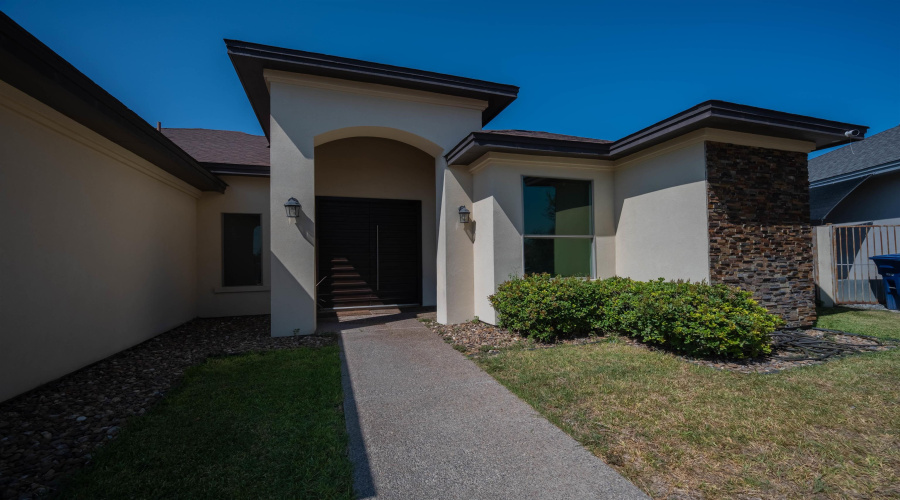104 Chisos Oak Dr, Laredo, Texas 78045-6854, 3 Bedrooms Bedrooms, 5 Rooms Rooms,2 BathroomsBathrooms,Residential,For Sale,104 Chisos Oak Dr,20264421