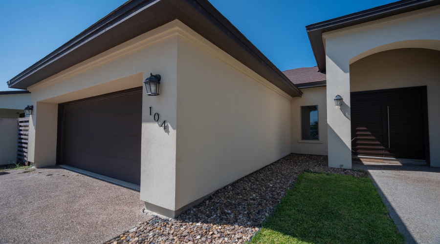 104 Chisos Oak Dr, Laredo, Texas 78045-6854, 3 Bedrooms Bedrooms, 5 Rooms Rooms,2 BathroomsBathrooms,Residential,For Sale,104 Chisos Oak Dr,20264421