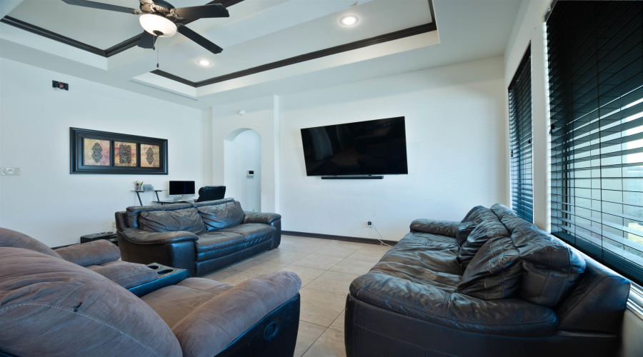 104 Chisos Oak Dr, Laredo, Texas 78045-6854, 3 Bedrooms Bedrooms, 5 Rooms Rooms,2 BathroomsBathrooms,Residential,For Sale,104 Chisos Oak Dr,20264421