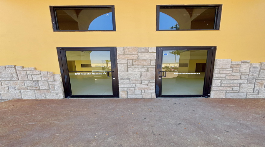 1701 Peacefulmeadow Ct, Laredo, Texas 78041, 1 Room Rooms,2 BathroomsBathrooms,Commercial retail/office,For Rent,1701 Peacefulmeadow Ct,20264416