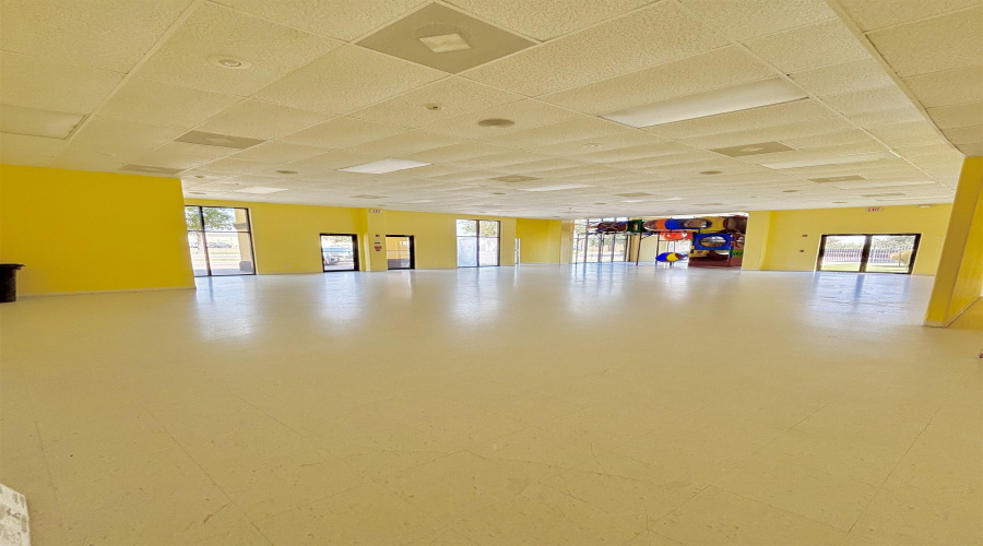 1701 Peacefulmeadow Ct, Laredo, Texas 78041, 1 Room Rooms,2 BathroomsBathrooms,Commercial retail/office,For Rent,1701 Peacefulmeadow Ct,20264416