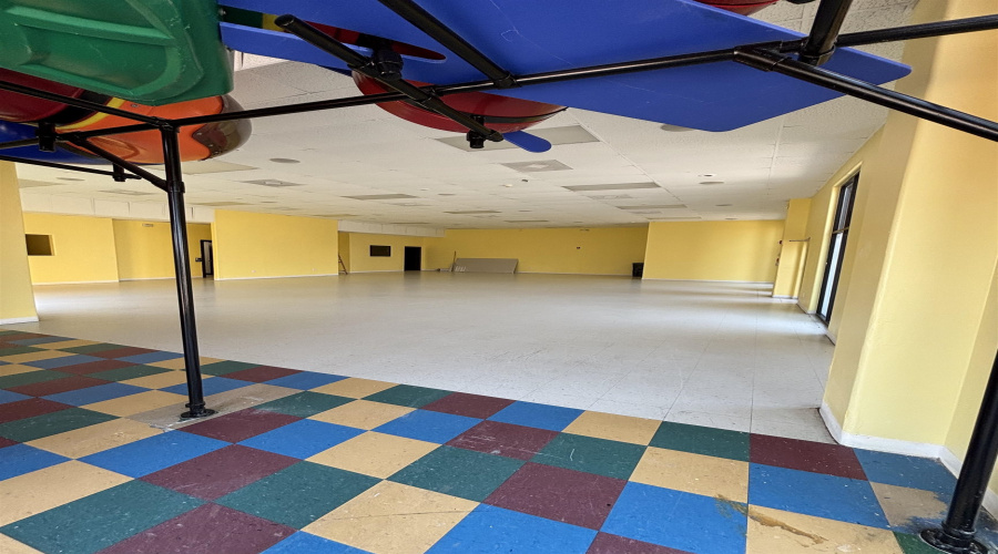 1701 Peacefulmeadow Ct, Laredo, Texas 78041, 1 Room Rooms,2 BathroomsBathrooms,Commercial retail/office,For Rent,1701 Peacefulmeadow Ct,20264416