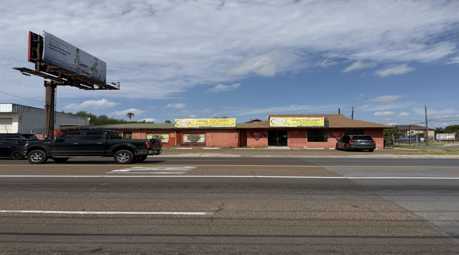 1119 Bustamante St, Laredo, TX, Texas 78041, 1 Room Rooms,2 BathroomsBathrooms,Commercial retail/office,For Sale,1119 Bustamante St,20264417