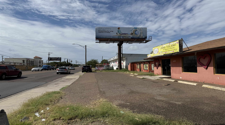 1119 Bustamante St, Laredo, TX, Texas 78041, 1 Room Rooms,2 BathroomsBathrooms,Commercial retail/office,For Sale,1119 Bustamante St,20264417