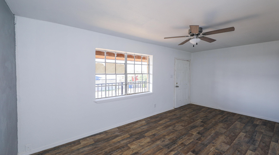 1001 Reynolds St, Laredo, Texas 78040, ,Multi-family,For Sale,1001 Reynolds St,20264415