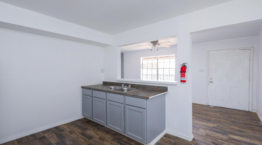 1001 Reynolds St, Laredo, Texas 78040, ,Multi-family,For Sale,1001 Reynolds St,20264415