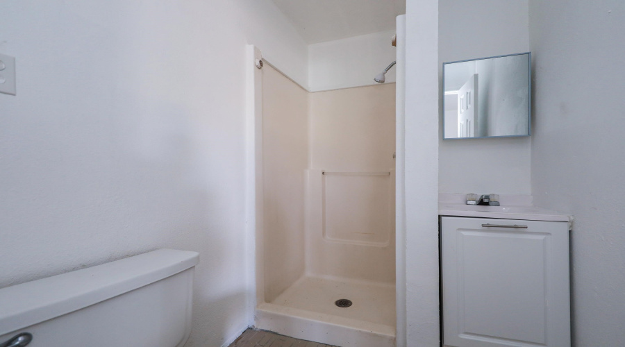 1001 Reynolds St, Laredo, Texas 78040, ,Multi-family,For Sale,1001 Reynolds St,20264415