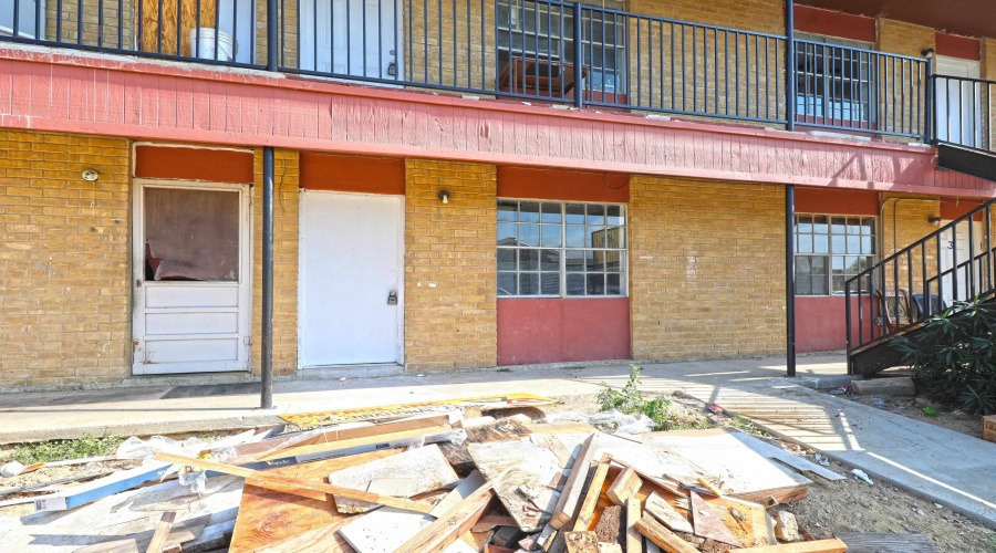 1001 Reynolds St, Laredo, Texas 78040, ,Multi-family,For Sale,1001 Reynolds St,20264415