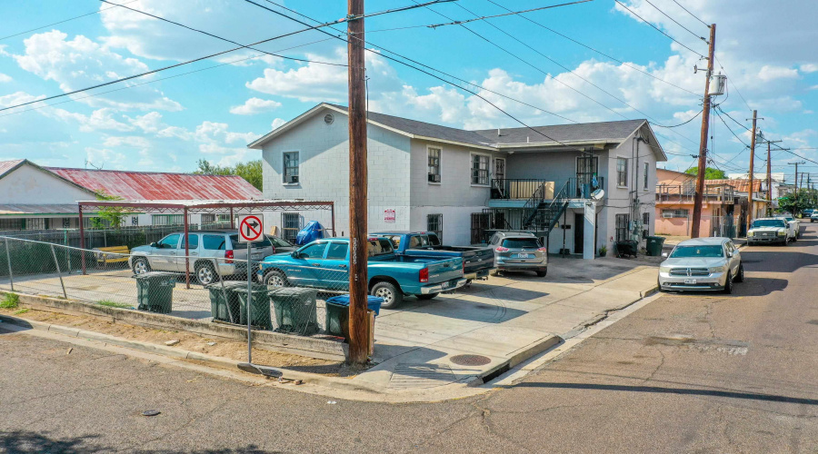 1702 Iturbide St, Laredo, Texas 78040, ,Multi-family,For Sale,1702 Iturbide St,20264420