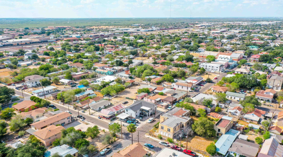 1702 Iturbide St, Laredo, Texas 78040, ,Multi-family,For Sale,1702 Iturbide St,20264420