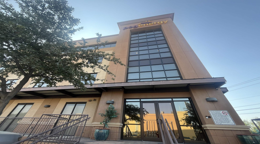 7220 Bob Bullock Lp, Laredo, Texas 78041, ,2 BathroomsBathrooms,Commercial retail/office,For Sale,7220 Bob Bullock Lp,20264426