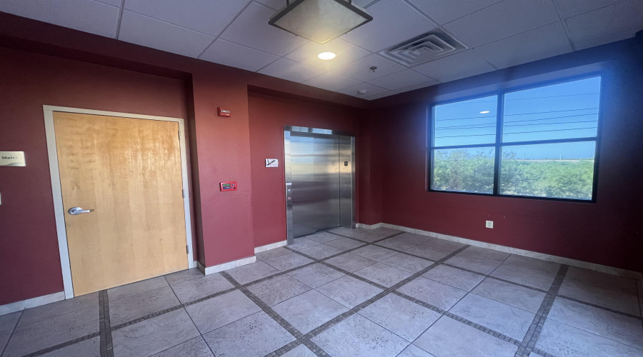 7220 Bob Bullock Lp, Laredo, Texas 78041, ,2 BathroomsBathrooms,Commercial retail/office,For Sale,7220 Bob Bullock Lp,20264426