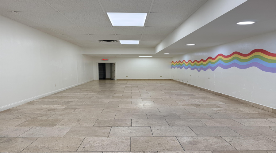 5603 San Dario Ave, Laredo, Texas 78041, 1 Room Rooms,1 BathroomBathrooms,Commercial retail/office,For Rent,5603 San Dario Ave,20264433