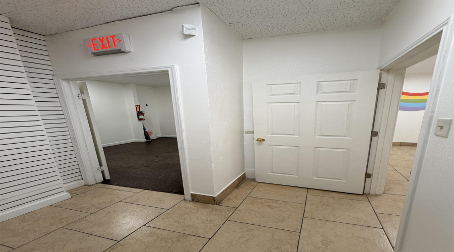 5603 San Dario Ave, Laredo, Texas 78041, 1 Room Rooms,1 BathroomBathrooms,Commercial retail/office,For Rent,5603 San Dario Ave,20264433