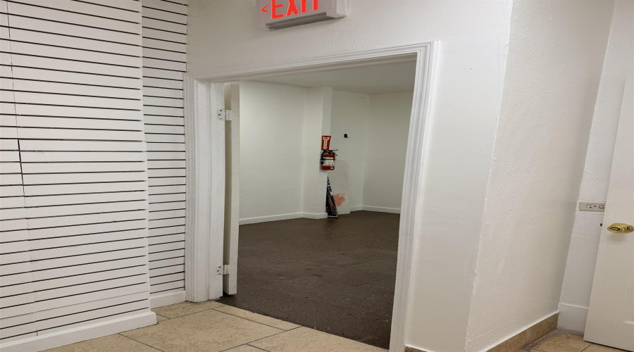 5603 San Dario Ave, Laredo, Texas 78041, 1 Room Rooms,1 BathroomBathrooms,Commercial retail/office,For Rent,5603 San Dario Ave,20264433