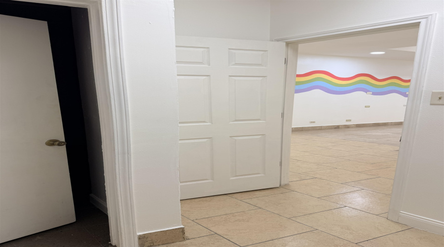 5603 San Dario Ave, Laredo, Texas 78041, 1 Room Rooms,1 BathroomBathrooms,Commercial retail/office,For Rent,5603 San Dario Ave,20264433
